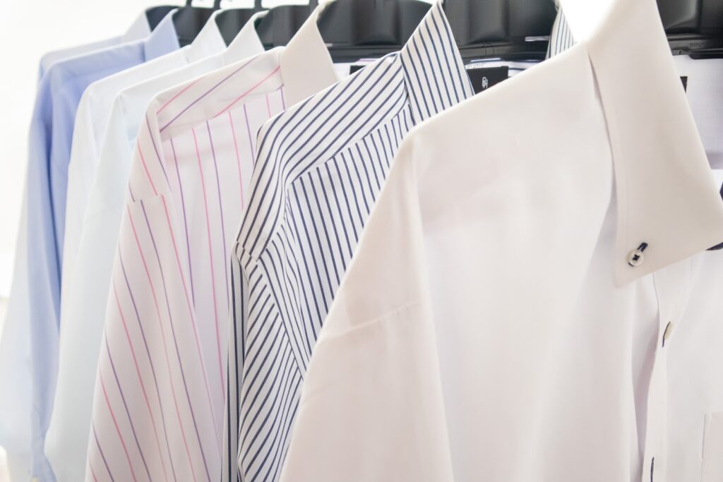 男性のワイシャツ
